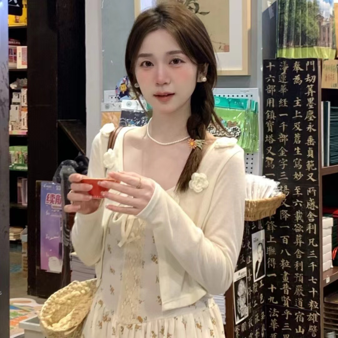 法式白色立體花朵系帶針織防曬開衫女短款吊帶外搭披肩冰絲罩衫夏