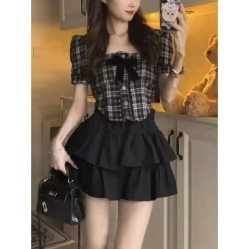 Summer small tea style outfit plaid puff sleeve shirt black cake skirt two-piece suit for women