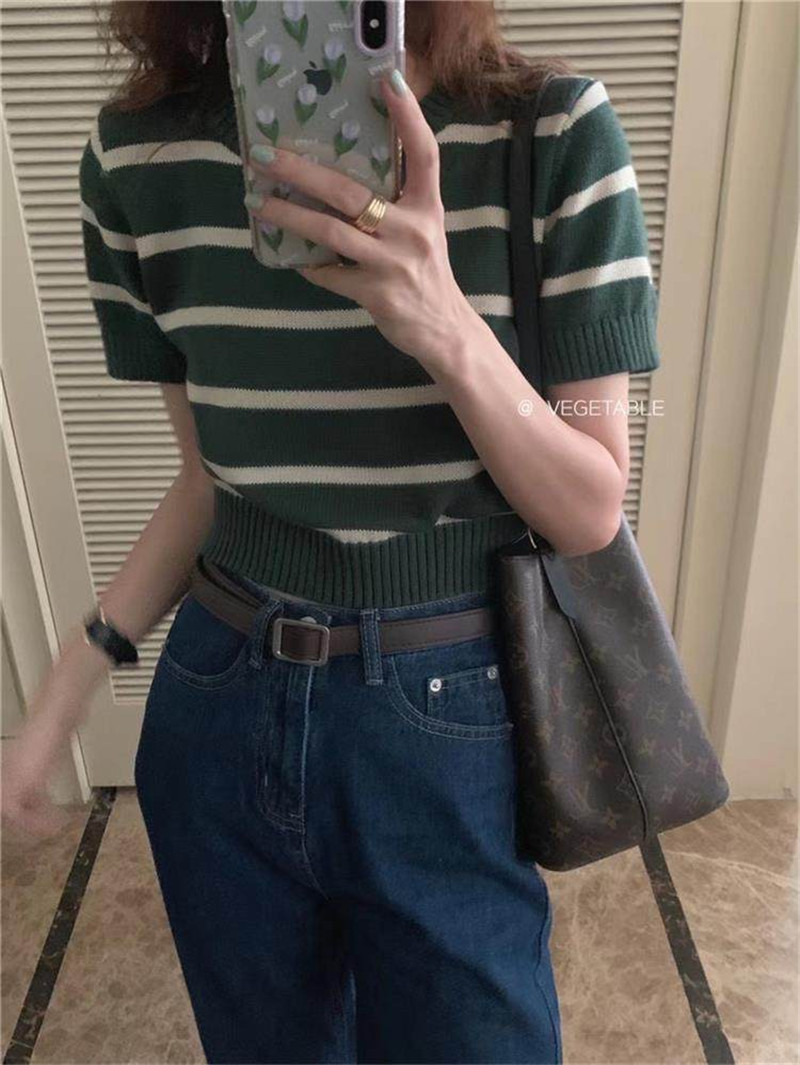 Short striped knitted T-shirt for women in summer new fashionable short-sleeved slim top