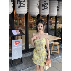 貓咪印花性感吊帶連衣裙女夏季修身彈力包臀裙黃色甜辣收腰短裙子