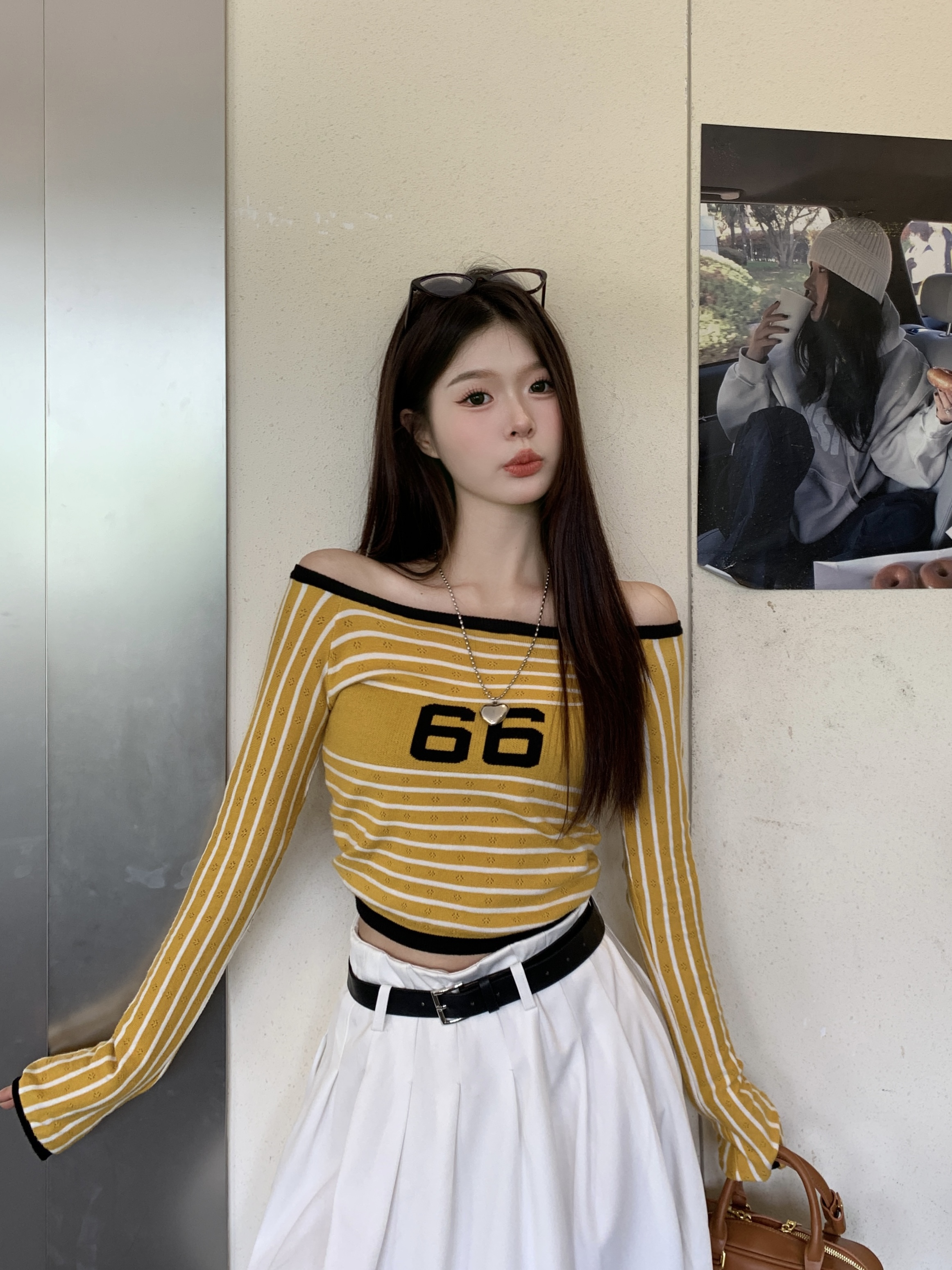 Real shot of early spring Korean version of one-shoulder striped letters long-sleeved knitted inner and outer wear slim top