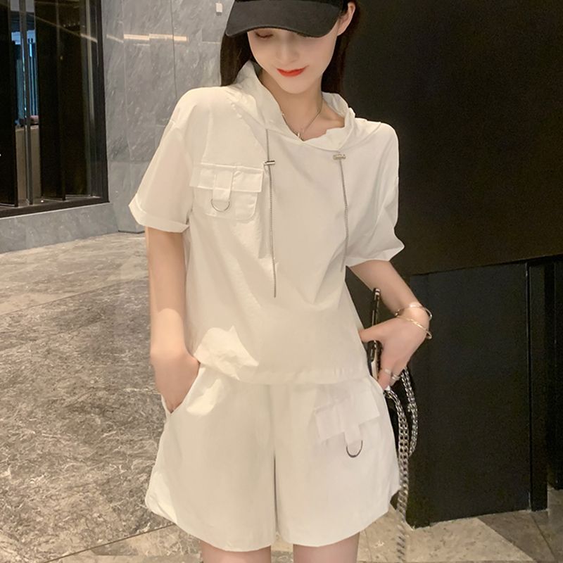 New summer internet celebrity slimming and age-reducing high-end fashion casual sports running white short-sleeved suit pants for women