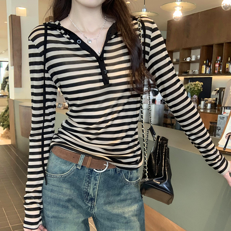 Real photo of Tulasel's thin hooded open collar sunscreen blouse T-shirt for women 2025 spring and summer niche top