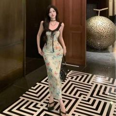 純欲風蝴蝶印花綁帶吊帶連衣裙女夏季新款甜辣收腰度假休閒裙子