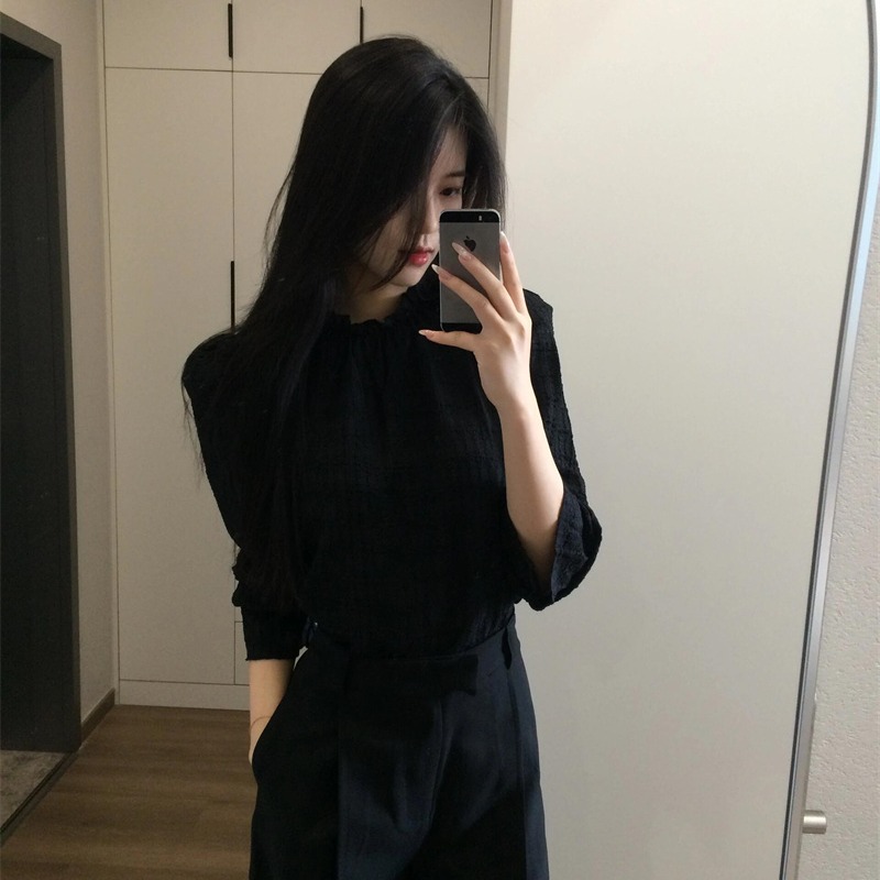 黑色圓領褶皺泡泡袖內搭T恤上衣女初秋款新款氣質