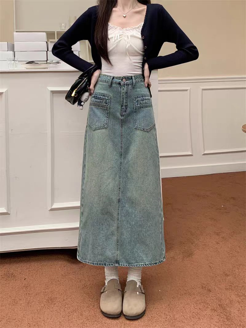 Mid-length A-line denim skirt with side slits, high-waisted and slimming, women's 2025 spring new arrivals.