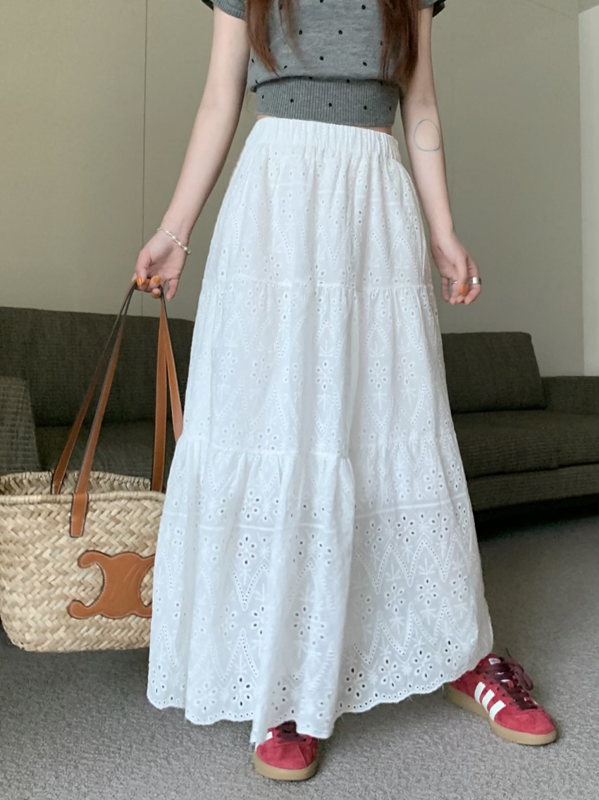 Real shot of the new French heavy industry embroidery hollow high waist slimming the hips lace lace cake A-line long skirt