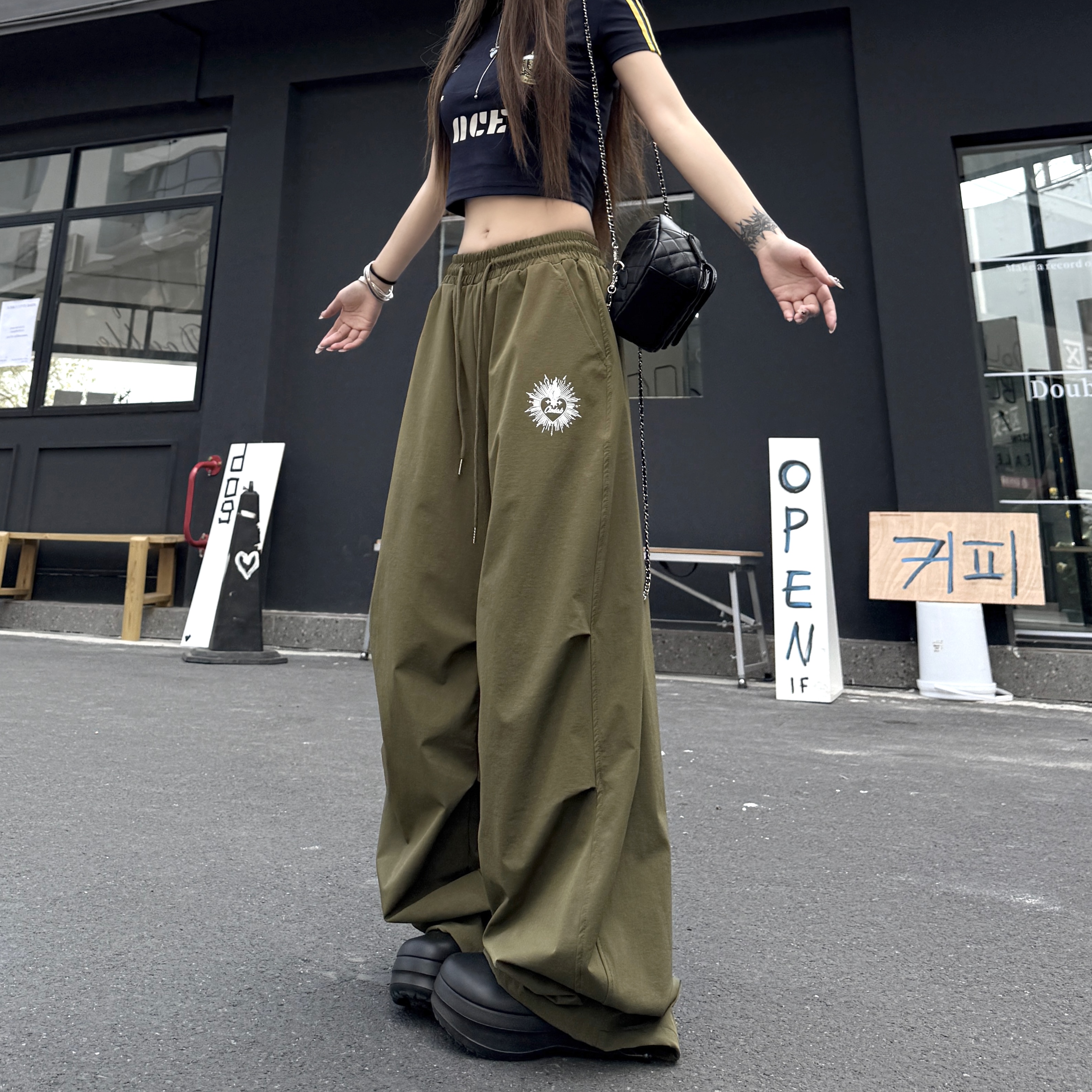 實拍美式褶皺休閒工裝褲女夏季鬆緊腰速干街頭爵士舞傘兵長褲潮