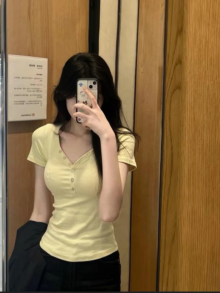 260克人棉紐扣繡花短袖美式V領T恤短款修身上衣2025新款夏季女