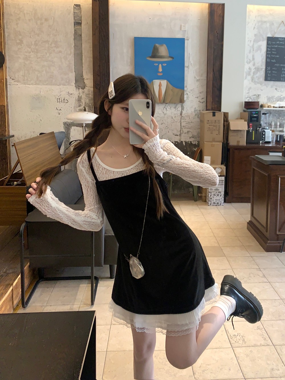 Real shot of the new spring sweet velvet suspender dress layered with lace backless two-piece set