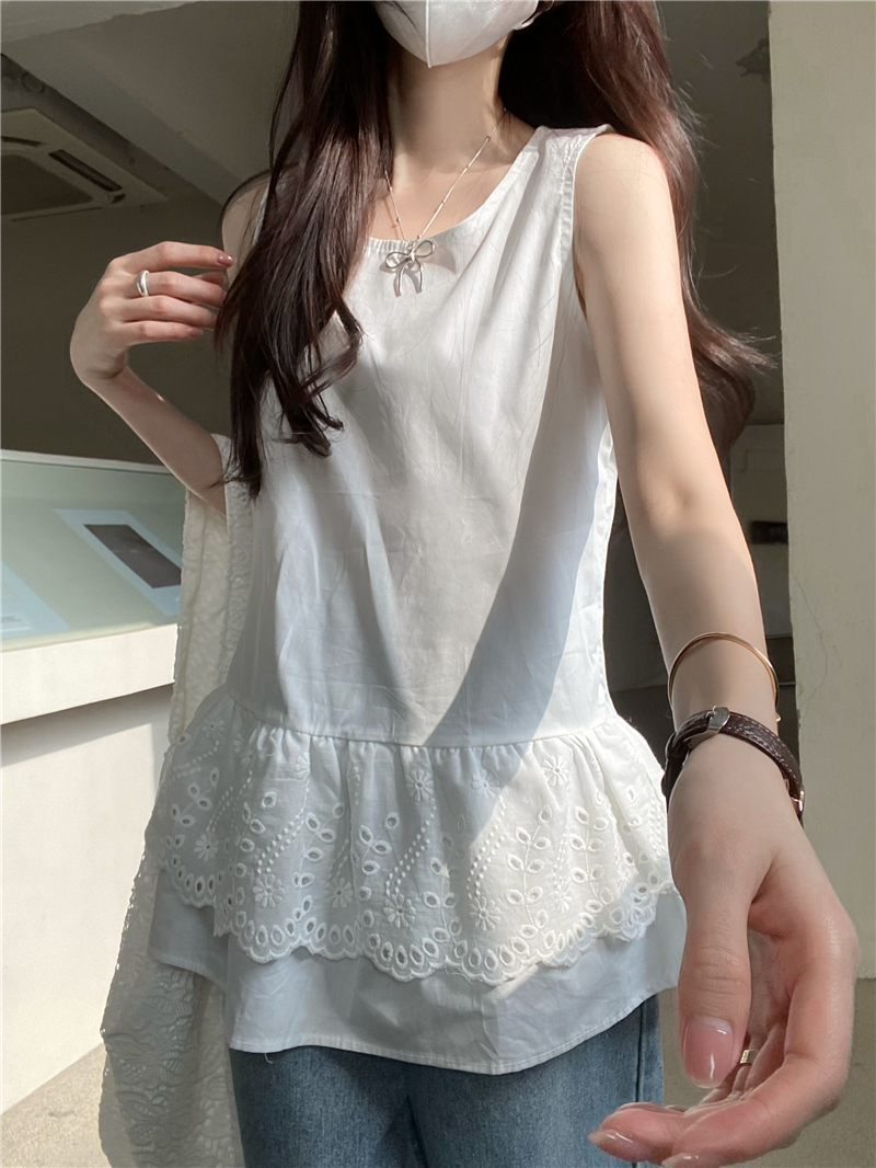 Real shot Korean long-sleeved knitted cardigan looks slim and lace spliced ​​temperament top for women's chic