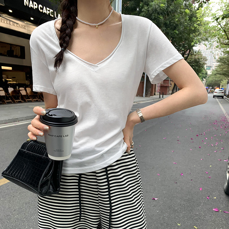 Real photos European loose V-neck slim and pure temperament short-sleeved T-shirt for women in summer 2025 new high-end top