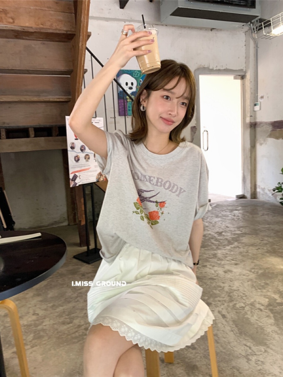 2025春夏季新款法式復古字母花朵圖案短袖T恤女圓領T恤衫