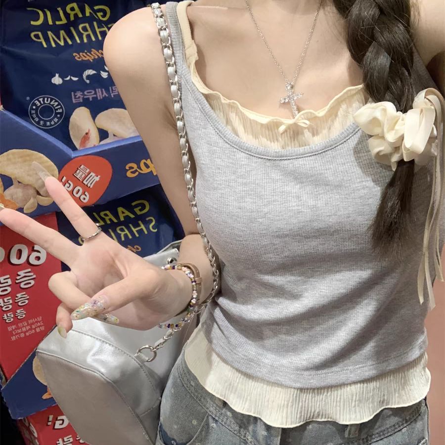Off-shoulder short-sleeved T-shirt for women in summer hot girls slim and unique off-shoulder striped top