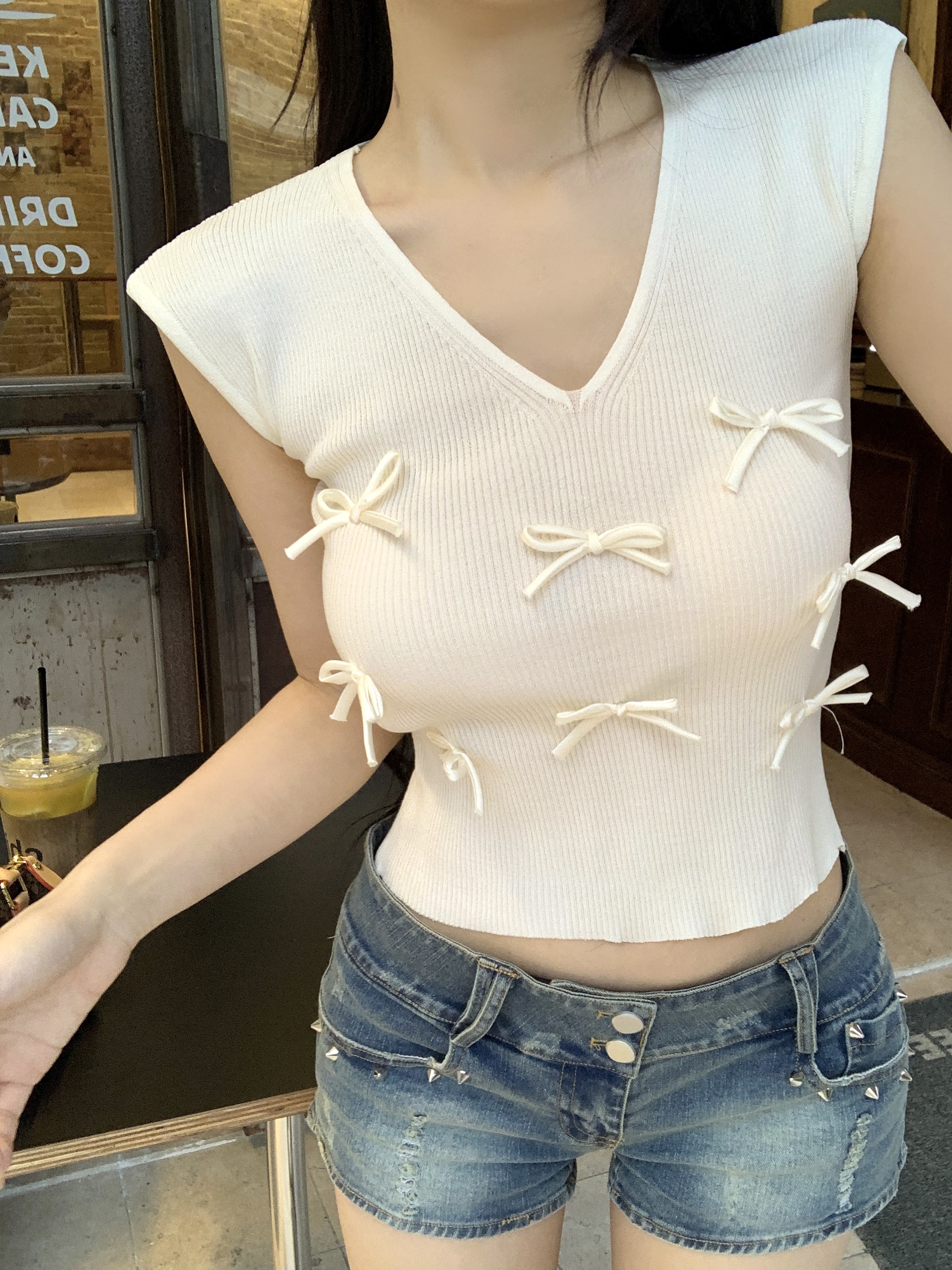 Sweet ballet style three-dimensional bow V-neck short-sleeved T-shirt for women in summer slim flying sleeves short top