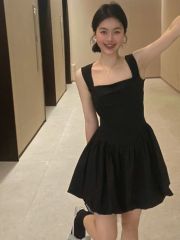 Lady's white spaghetti strap dress, summer quality, high-end, sexy, waist-cinching, slimming, princess ballgown, small figure