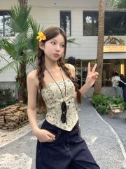 Real shot of women's sleeveless vest with inner bottoming French design short and no need for hot girls' strapless tops