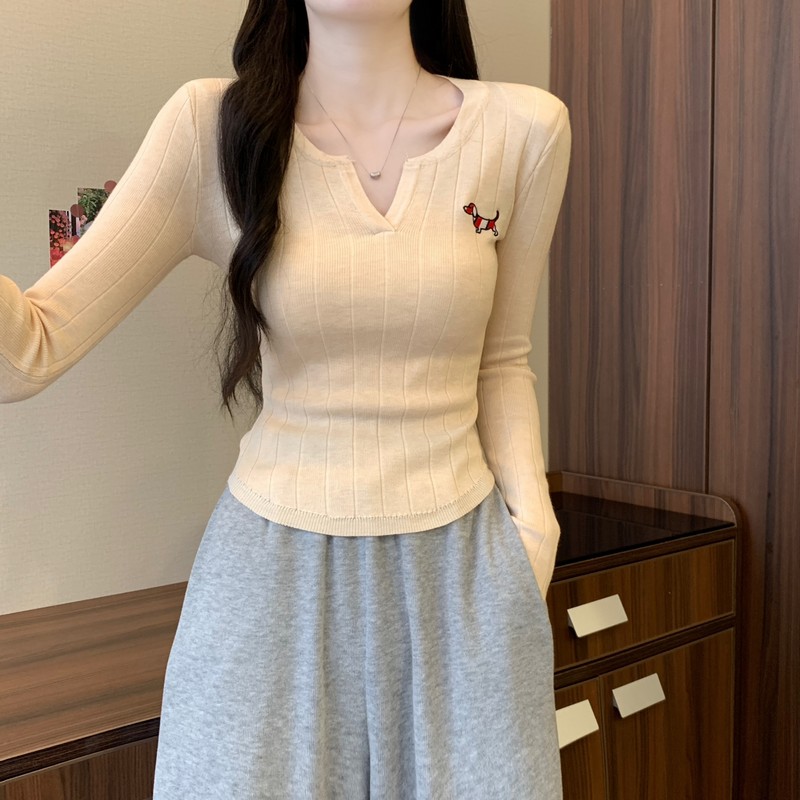 實拍 春秋新款刺繡小狗V領自帶墊肩甜美純欲修身顯瘦上衣