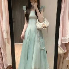 Chao Xian Green Net Dress for 2025 Summer with Square Collar, Waist Cinching, Slimming, Whitening Design, and Cute Girl Medium Length Skirt