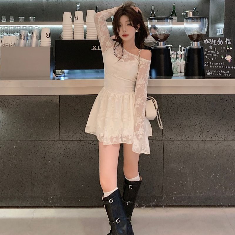 Real shot!  !  Lace dress for women Korean style design waist-hugging short skirt fake two-piece off-shoulder A-line skirt