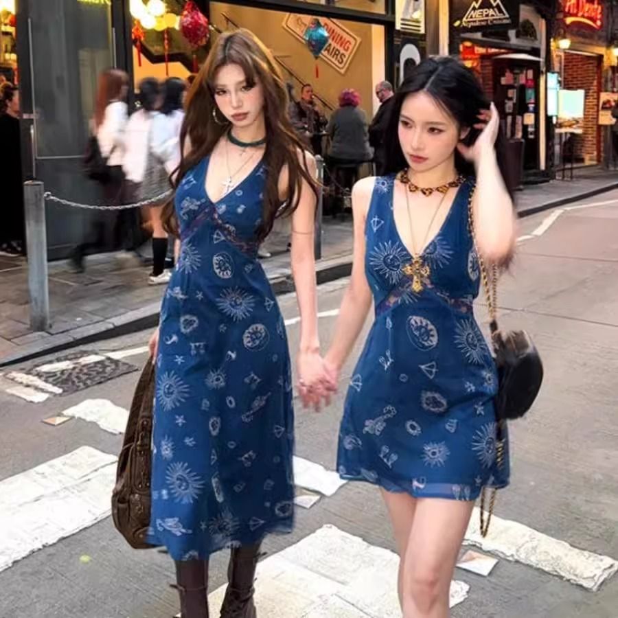 復古法式深v領背心連衣裙女春季藍色印花無袖裙子收腰吊帶a字短裙