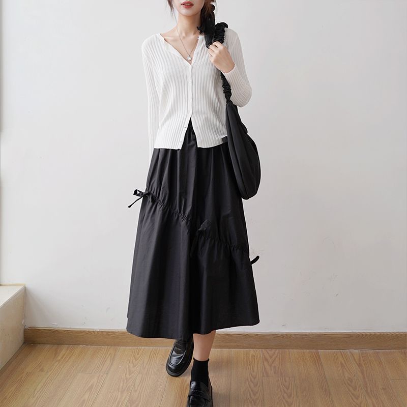 White skirt with bow tie for women with high waist elastic loose midi skirt pleated umbrella skirt design niche and versatile summer