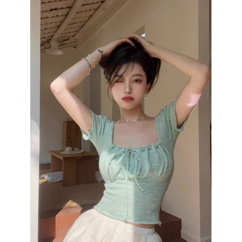 Pure sexy and sexy hot girl design niche unique short short-sleeved T-shirt sweater square collar top summer