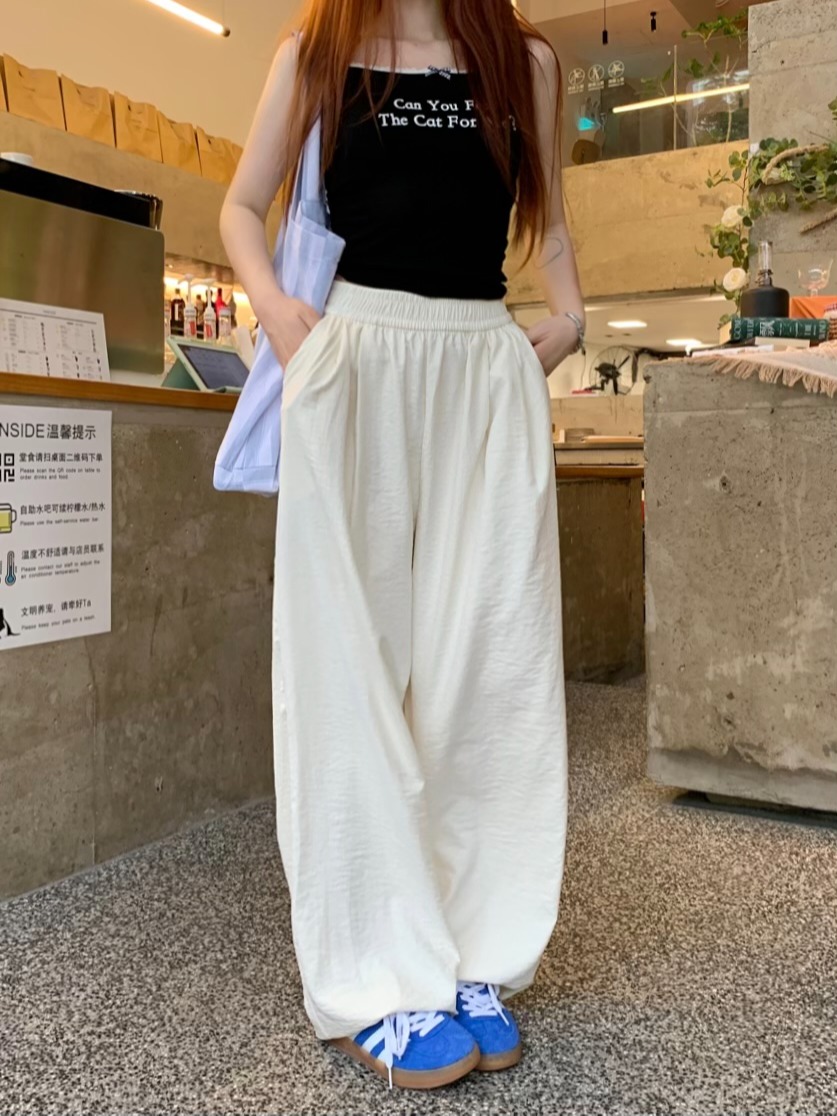 Real shot: Summer cool pants have a drooping feel!  The same loose and casual wide-leg pants for Brother Hei