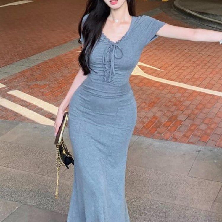 Pure sexy hot girl looks slim and elegant high-end sexy hip-pack long skirt waist slim vacation style fish tail dress women's summer