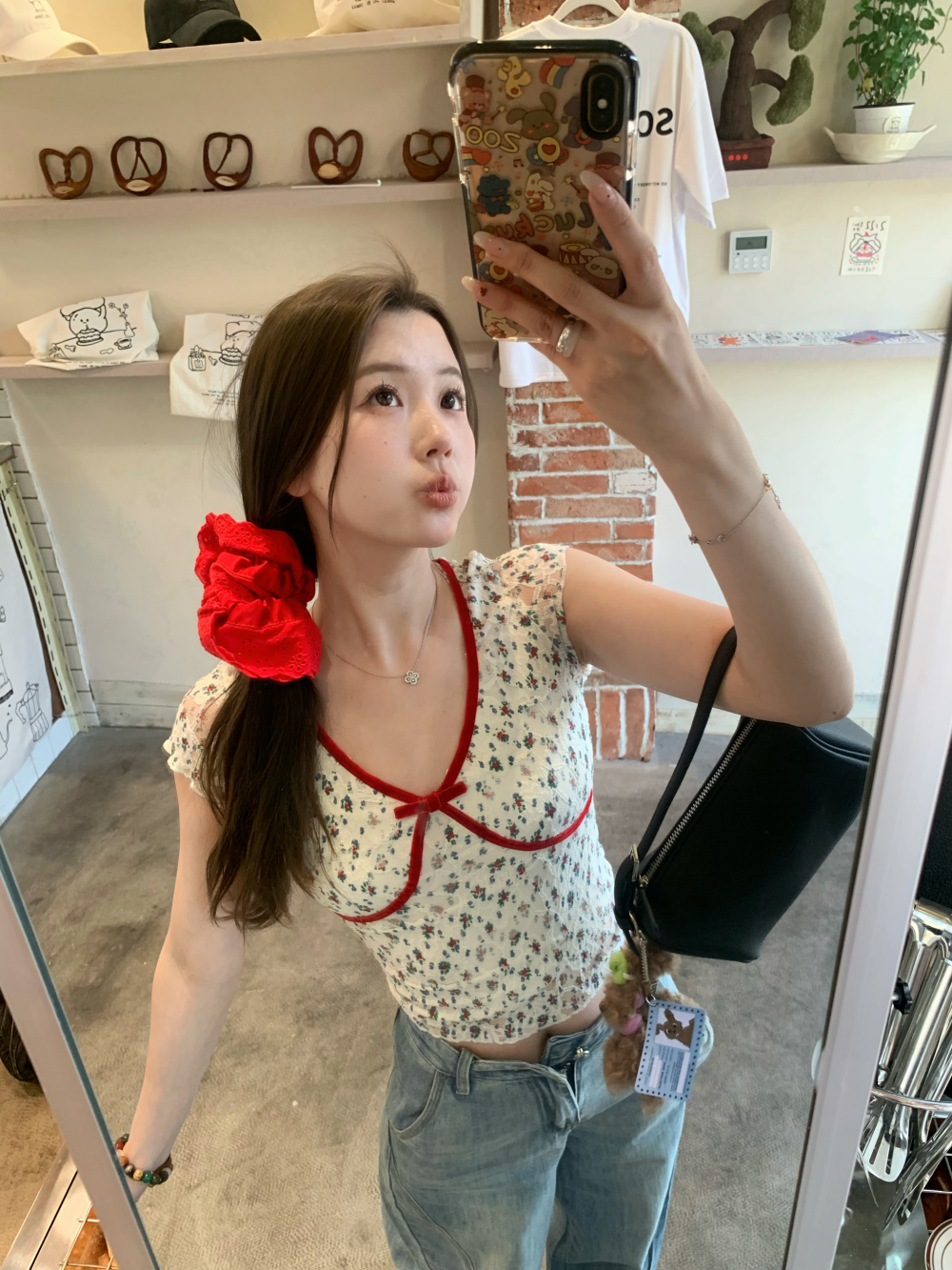 Real photo of V-neck, shoulder-broken lace T-shirt for women, summer slim and pure short top