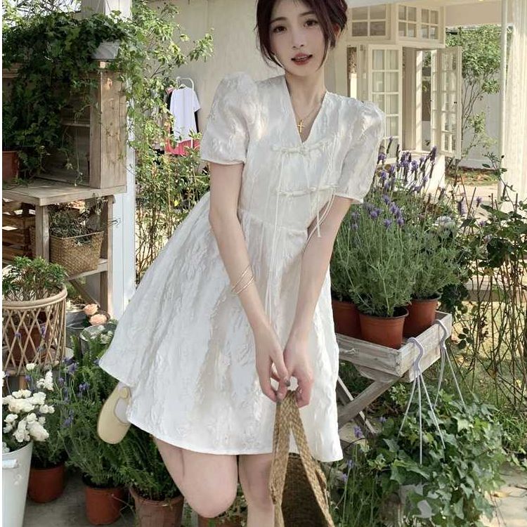 夏季新款泡泡袖白色提花短裙女大碼胖妹妹遮胯顯瘦國風盤扣連衣裙