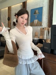 Real shot, design-sensing lace lace splicing long-sleeved T-shirt for women's autumn and winter V-neck base shirt niche top