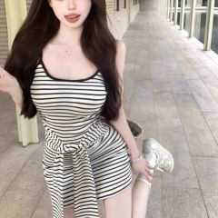 2025新款條紋假兩件吊帶連衣裙女夏季純欲撞色顯瘦收腰法式短裙子