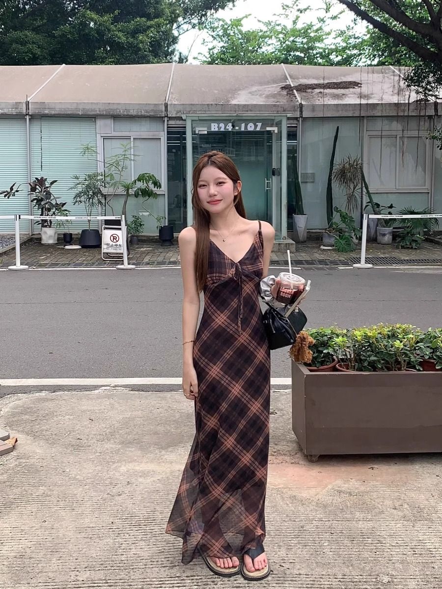 設計感網紗連衣裙女夏季辣妹收腰復古格紋吊帶裙A字長裙