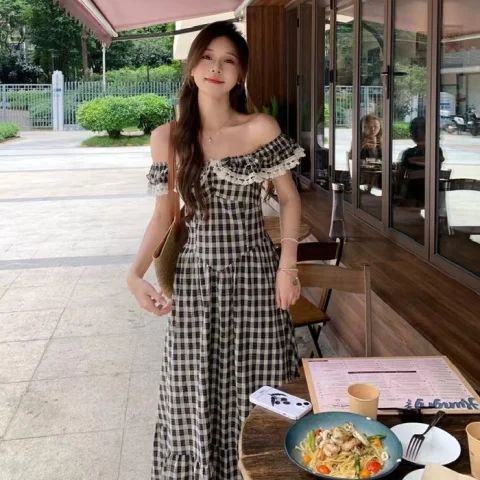 Summer Hepburn style lace dress with high-end retro gentle style group elegant temperament slim long skirt