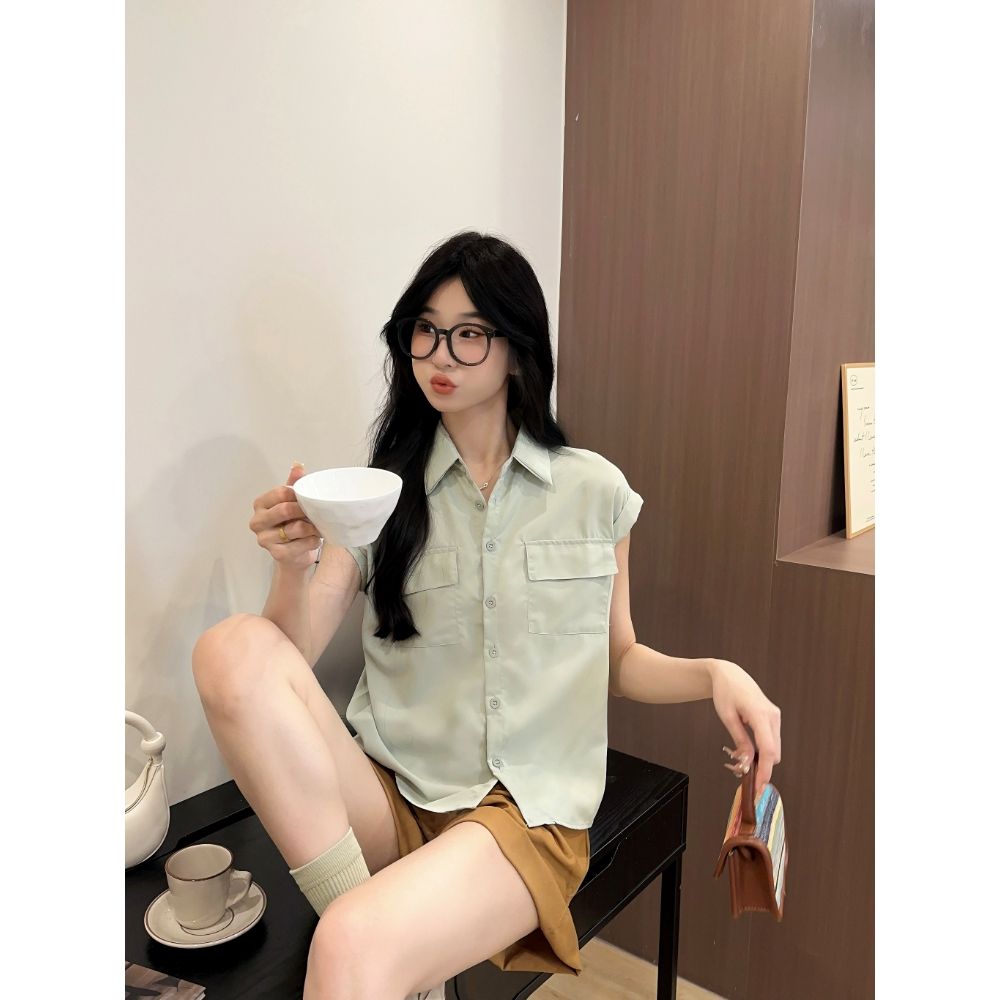 Mint green short-sleeved shirt for women summer design niche French polo lapel shirt single-breasted small flying sleeve top