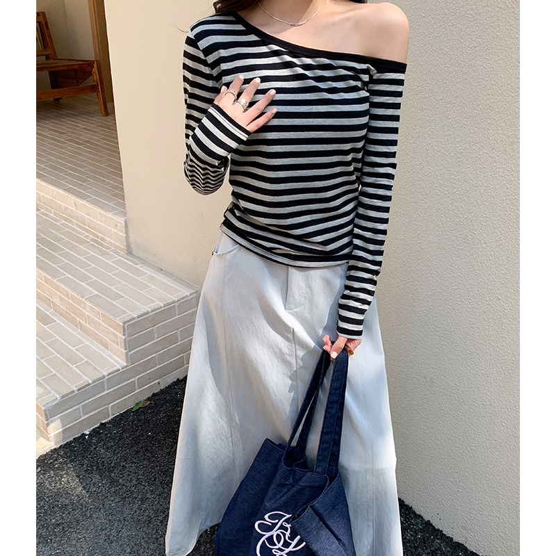 One-length neck slanted shoulder long-sleeved T-shirt for women 2025 early autumn new slim striped women's fashionable top versatile
