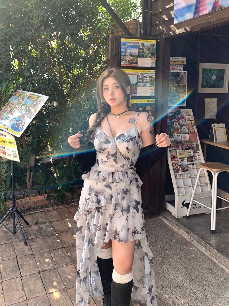 安妮不火碎花蝴蝶吊帶長裙子收腰顯瘦氣質高級感不規則水墨連衣裙