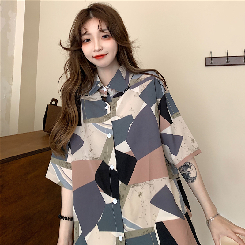Real shot of 100% polyester fiber shirt for women short-sleeved prints for women