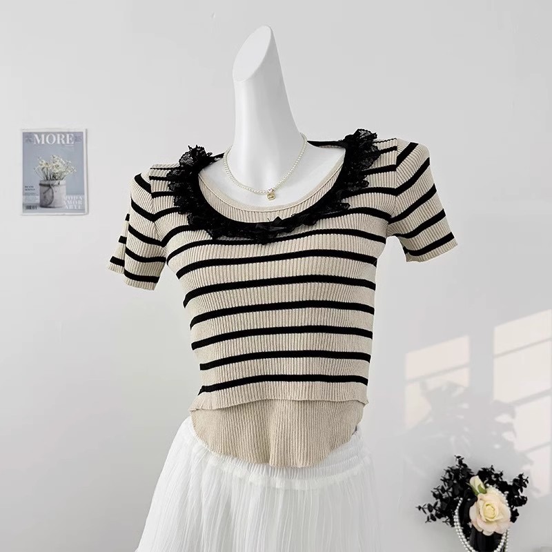 Sweet lace edge splicing fake two-piece short-sleeved sweater for women's spring new slim fit short color-blocking top