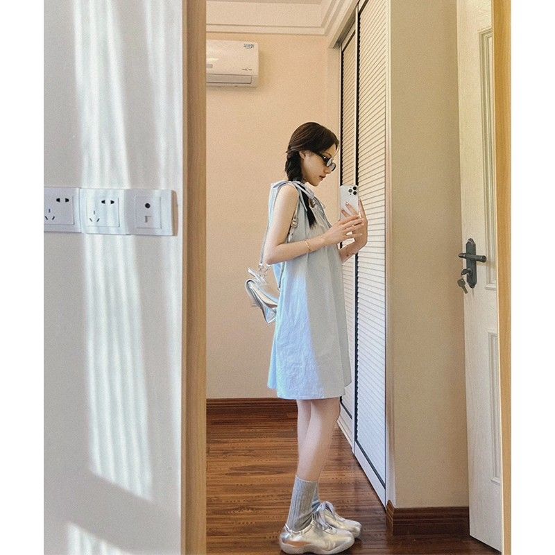 法式甜美小清新藍色無袖背帶連衣裙女2025新款夏季系帶直筒短裙子