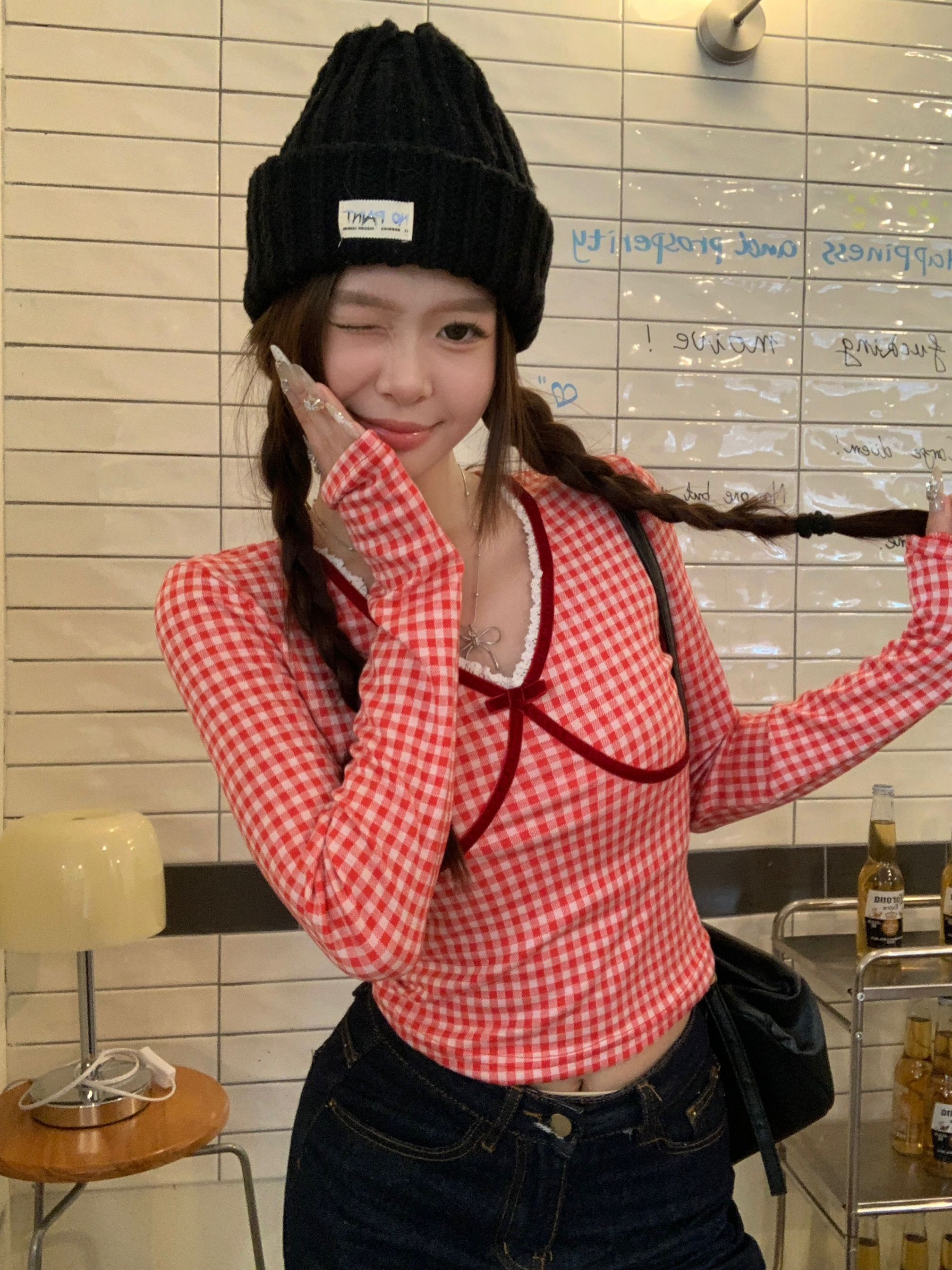 Real shot of sweet hot girl V-neck bow plaid long-sleeved top tight waist short T-shirt