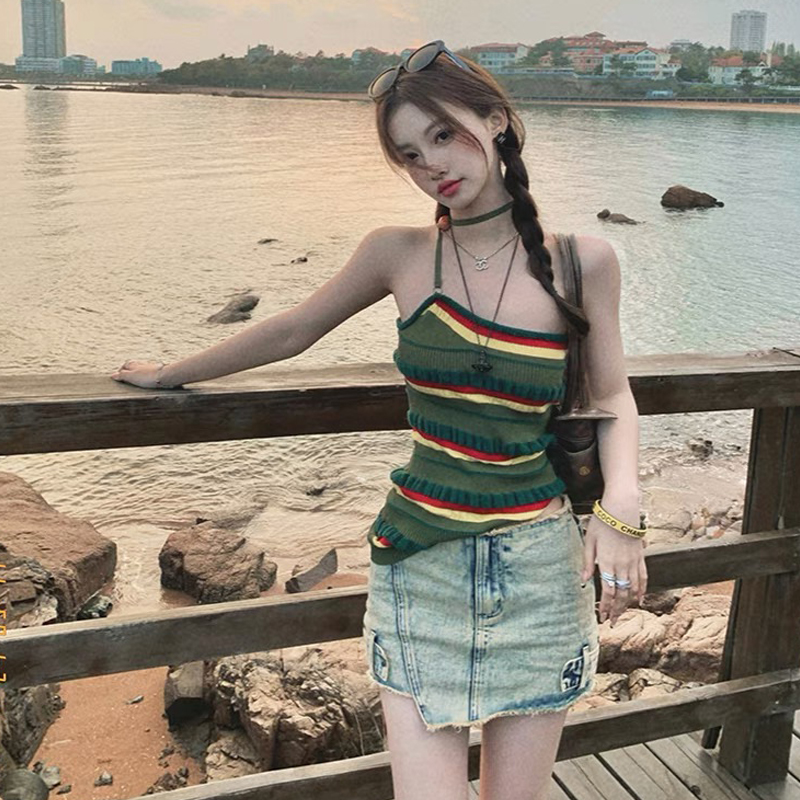 2025 new knitted suspender vest sweet hot girl Melbourne rainbow wool strap striped knitted short top
