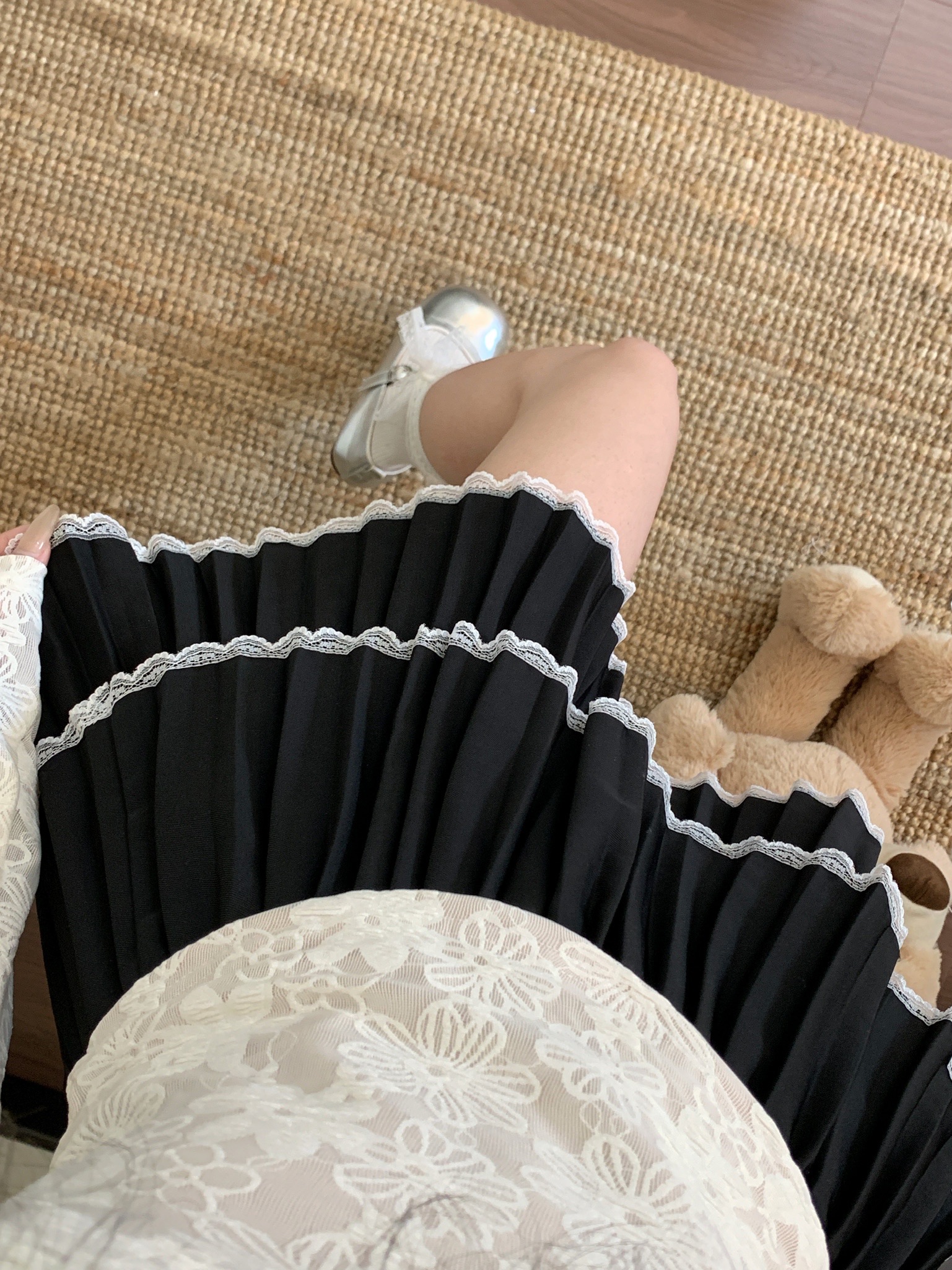 Real shot~ New Korean version of spring design lace spliced ​​pleated anti-exposure cake skirt