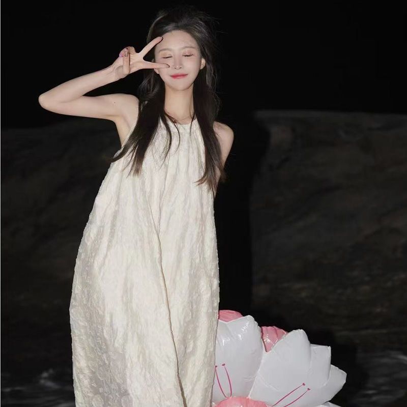 茶歇法式溫柔風掛脖無袖連衣裙女夏季度假風裙子氣質長裙