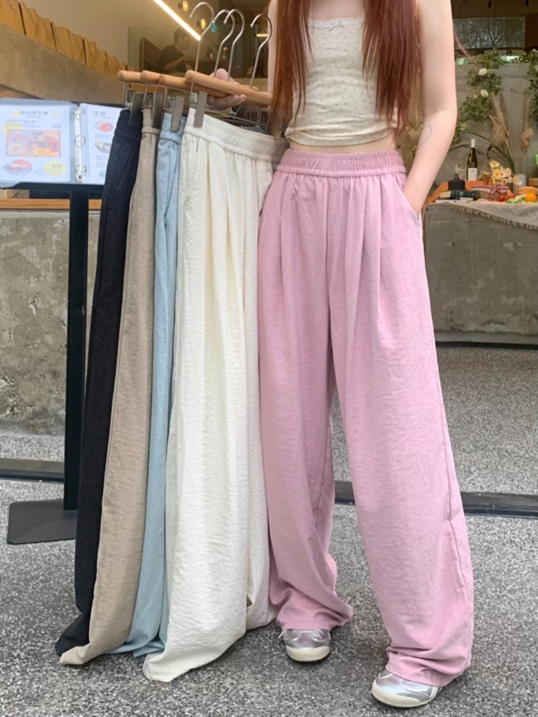 Real shot: Summer cool pants have a drooping feel!  The same loose and casual wide-leg pants for Brother Hei