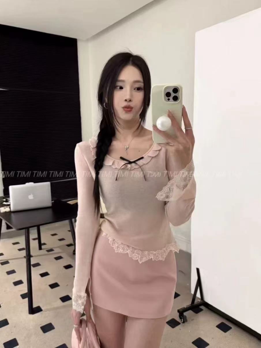 2025 spring new Korean version pure slim wood ear lace spliced ​​lace design U-neck base shirt top