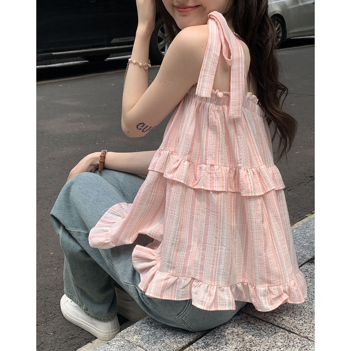 粉色寬鬆吊帶背心女夏季設計感小眾綁帶顯瘦上衣度假風海邊娃娃衫