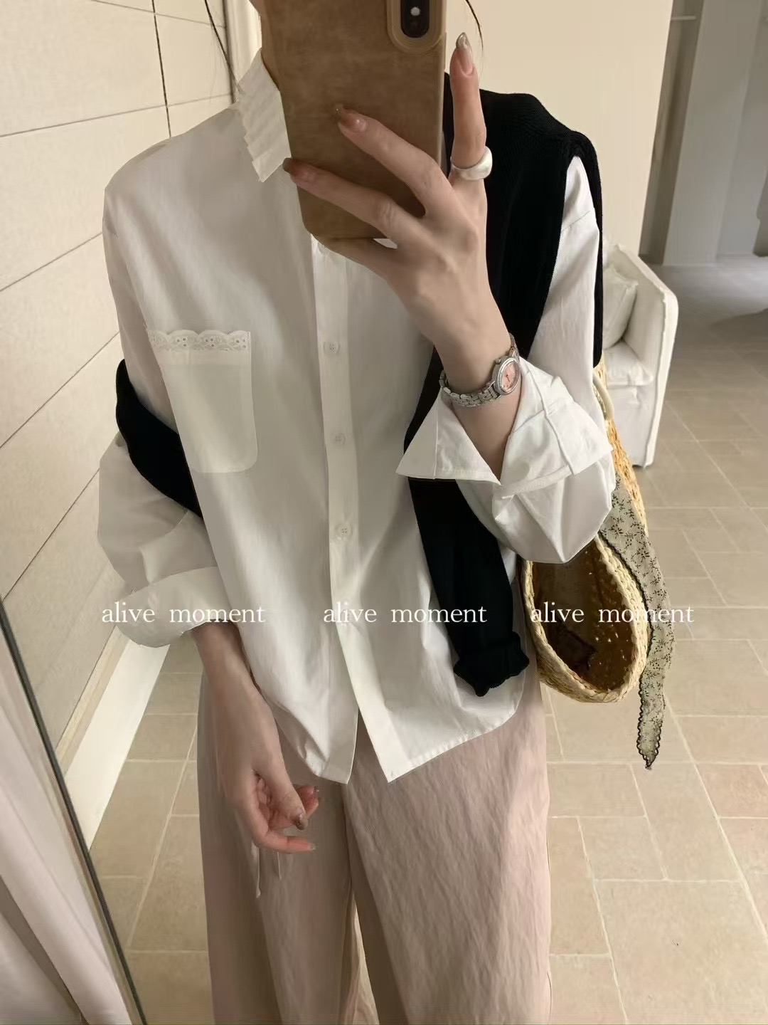 2025春夏新款POLO翻領純色長袖襯衫女別致口袋蕾絲邊襯衣