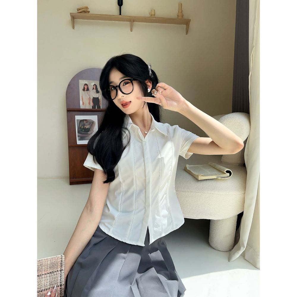 Korean college style white short-sleeved shirt for women in summer design niche lace slim top trendy